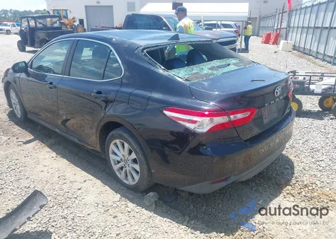 2019 Toyota Camry Le z USA, uszkodzony, nr VIN 4T1B11HK9KU189398